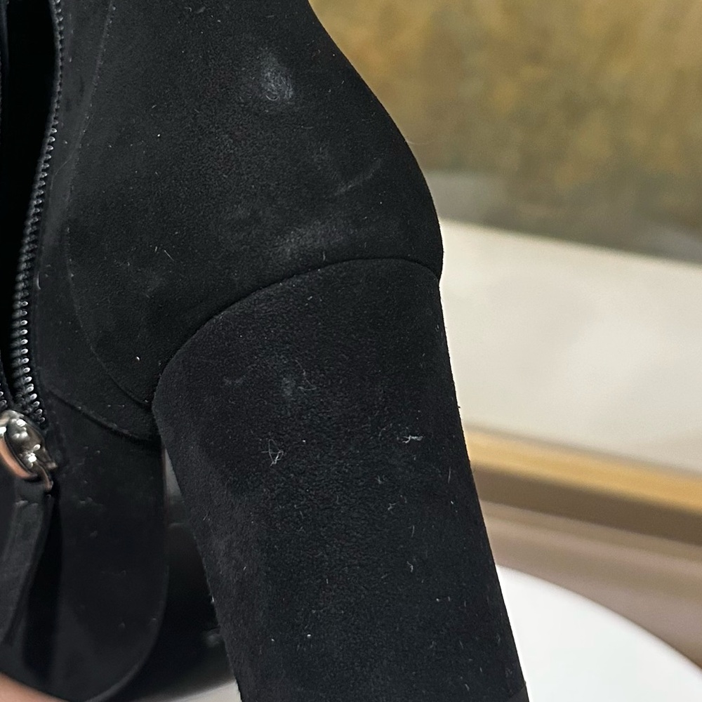 🌹LONGCHAMP🌹 Lace Up Black Suede Bootie Size: 36 - Picture 11 of 14